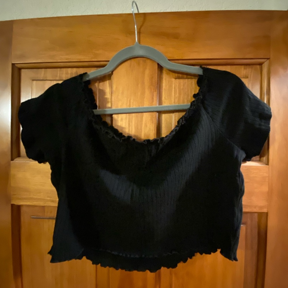 Black ribbed crop top